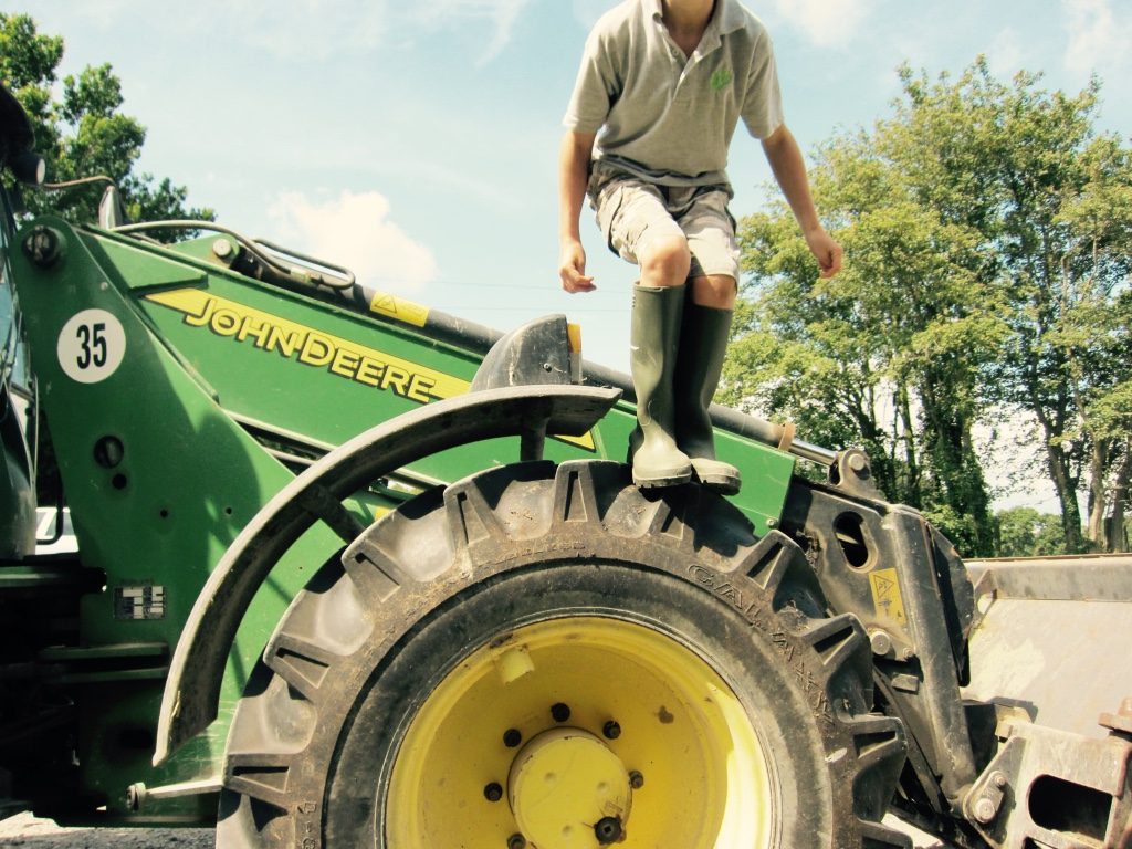 Summer Loader - photoshoot Hare Farm 