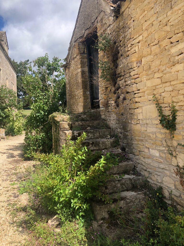 Locations in Cotswolds for filming & photoshoots Farm Locations